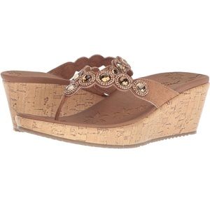NWT Skechers Women's Beverlee-Bizzy Babe-Rhinestone Thong Wedge Sandal - Size 7